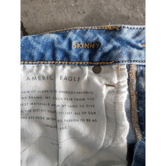 American Eagle Outfitters Women Light Wash Acid Wash Denim Jeans Size 28x30 - Picture 6 of 9